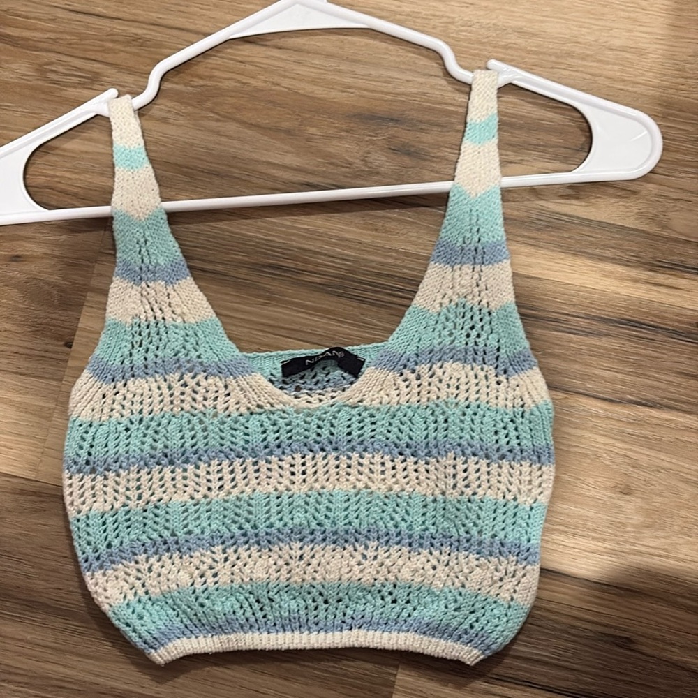 Nisan (boutique) crop knitted top